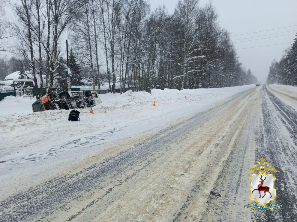В Нижегородской области перевернулся автобус с пассажирами