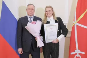 Беглов наградил петербургских врачей за работу в Мариуполе и зоне СВО