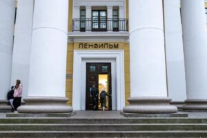 Бельский сообщил, что власти Петербурга погасят долги "Ленфильма"