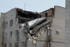 Дрозденко поручил силовому блоку помочь военным на месте взрыва в Сертолово