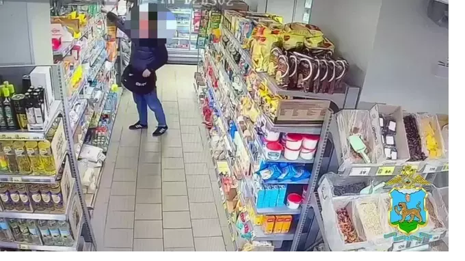 Двое жителей Петербурга за сутки вынесли детское питание из 28 магазинов