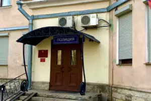 Посетитель бара угрожал сигнальным пистолетом на Лиговском проспекте