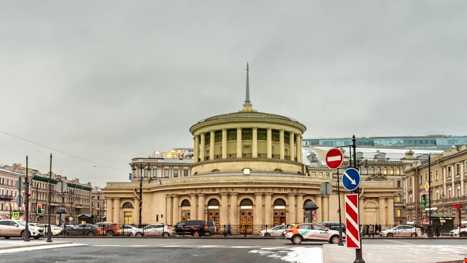 Ремонт эскалатора на станции Площадь Восстания