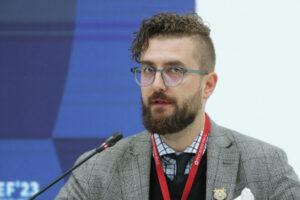 Стало известно, какие компании подвели главного по госзаказу Петербурга. Следы есть в Гатчине