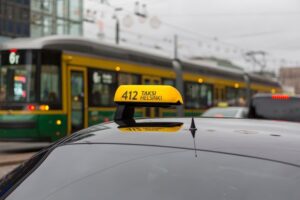 В Финляндии запустили сервис заказа такси только для женщин