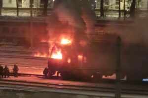 В Петербурге по подозрению в поджоге электрички задержали 20-летнего