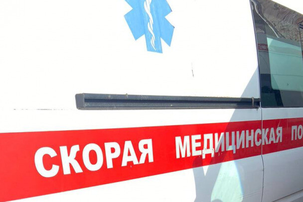 В Петербурге спасают двух девочек 2024 и 2025 года рождения, найденных живыми после падения с высоты 16-го этажа