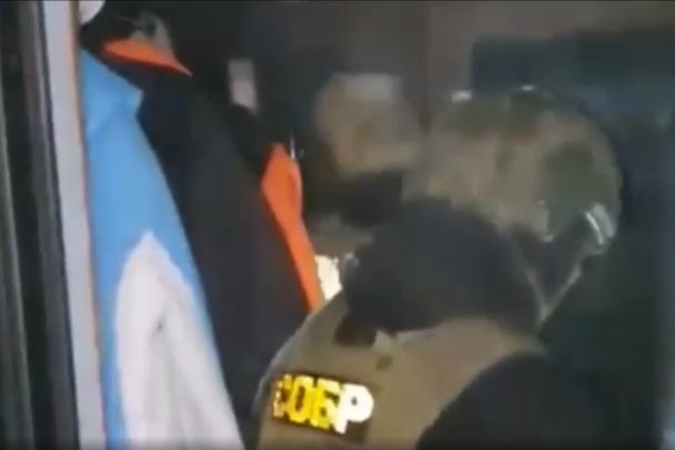 "А что случилось-то?!" Как полиция с ФСБ и Росгвардией заходили в две лаборатории за амфетамином