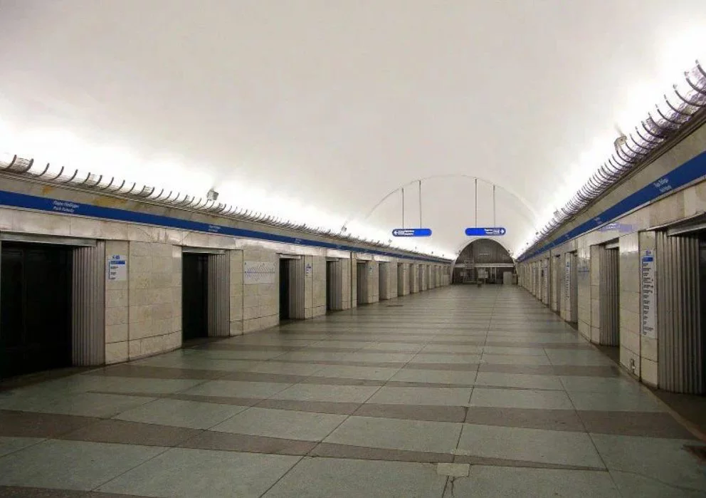 Платформа станции метро Парк Победы