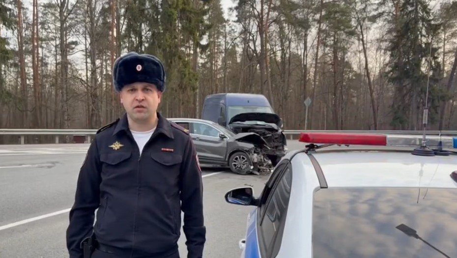 Столкновение микроавтобуса и кроссовера в Зеленогорске