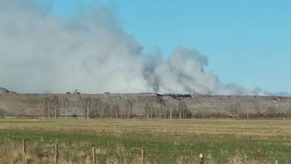Пожар на полигоне ТБО в Лепсари