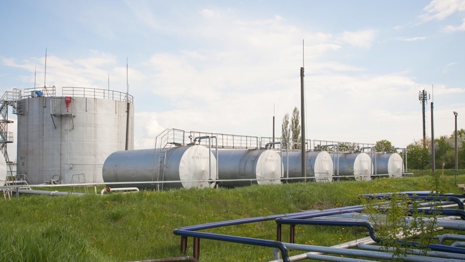 Территория бывшего завода Красный нефтяник
