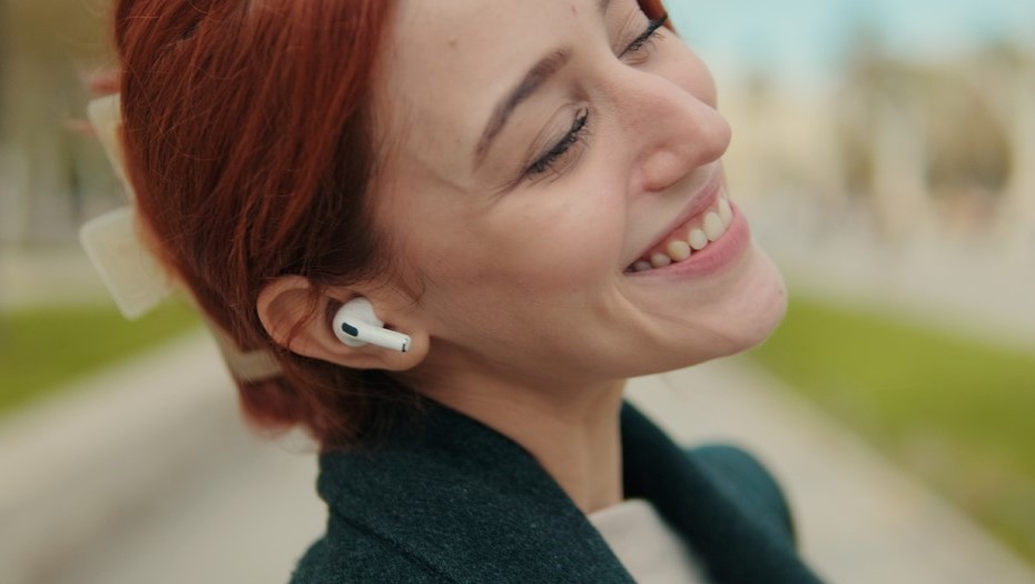 Apple AirPods с камерами для Siri