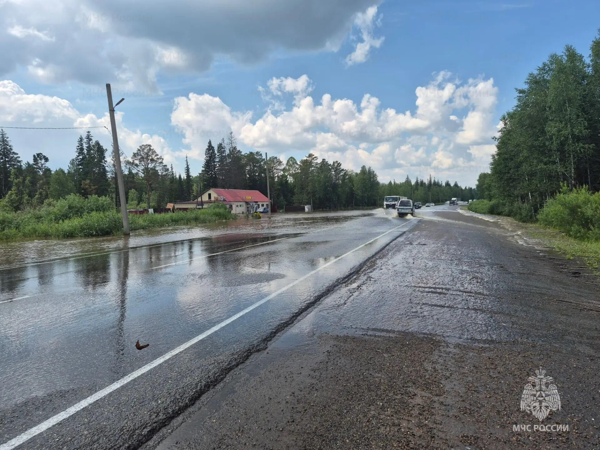 Размытая трасса Саяны после сильных дождей