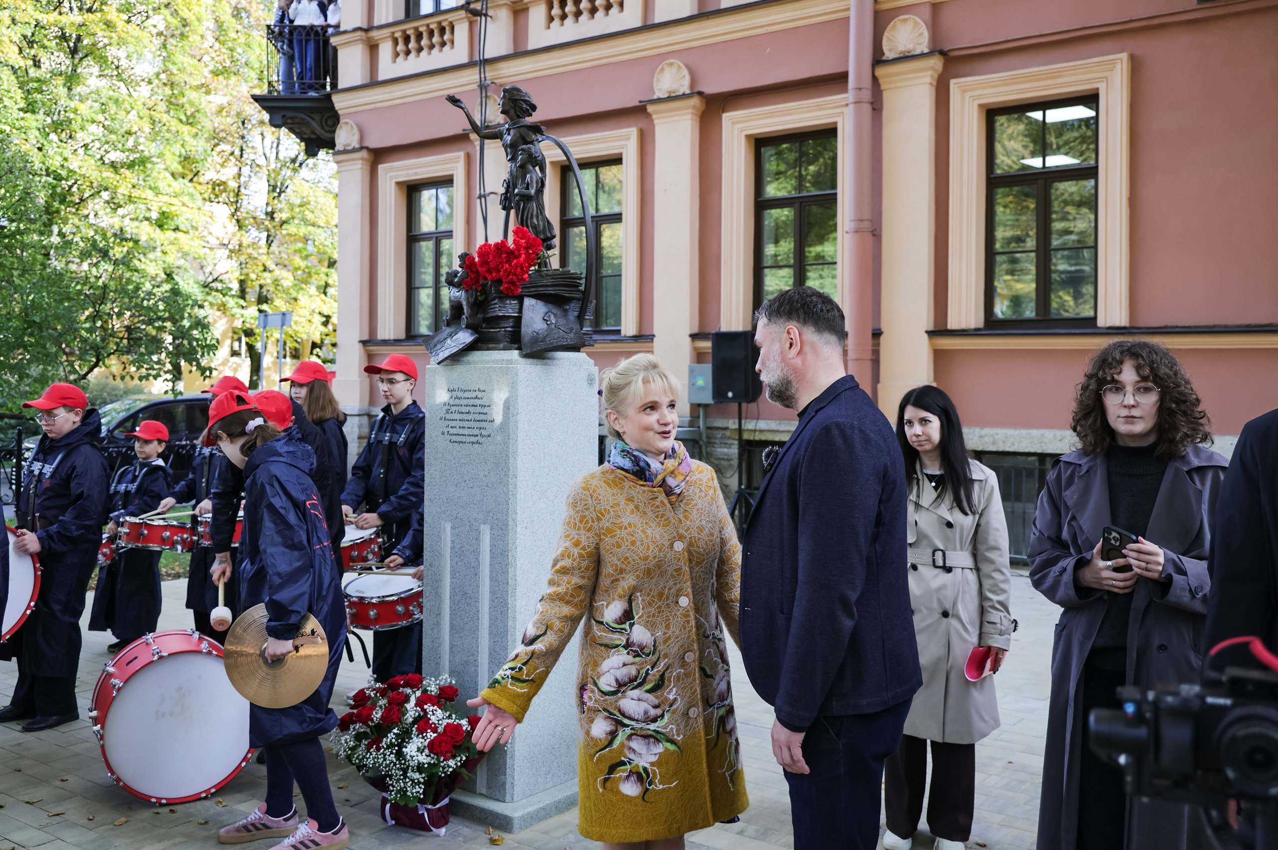 Памятник работникам дошкольного образования в Петербурге